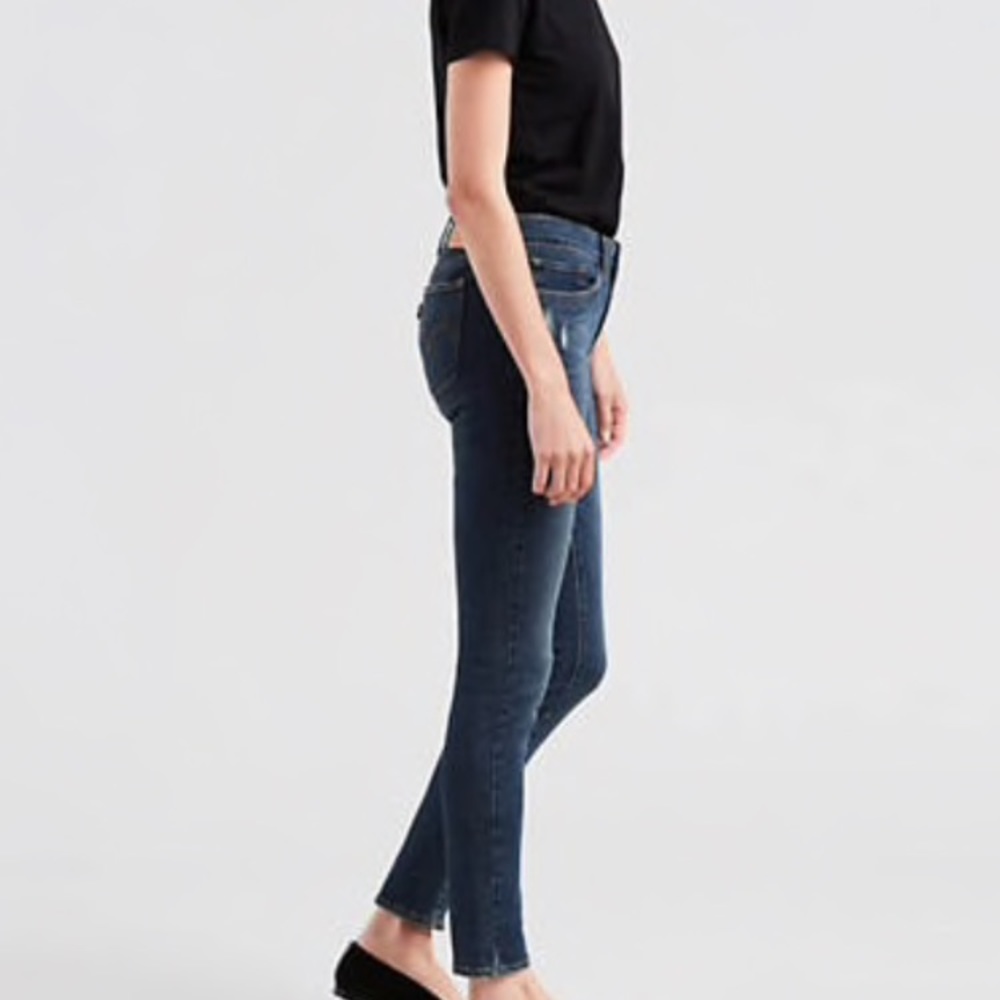 Levi’s 711 Skinny Jeans 26W x 30L soft sculp
